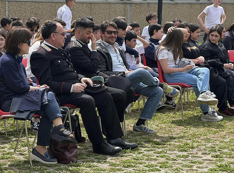 Brusciano, a lezione di legalit con i carabinieri a 4 zampe