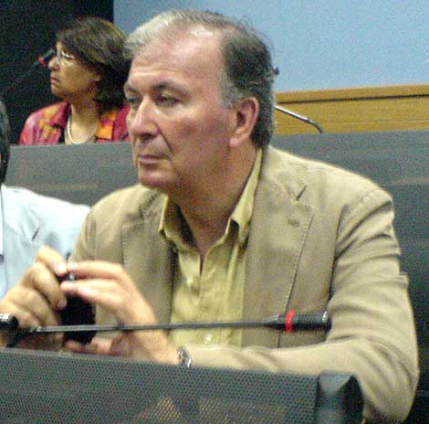 Marigliano, rifiuti, l'ex sindaco Michele Nappi denuncia