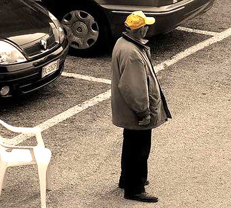 Napoli: segnalate i parcheggi abusivi!