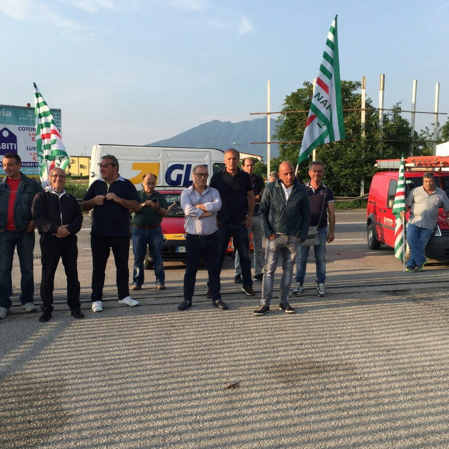 Mariglianella: continua la protesta dei lavoratori Valtellina