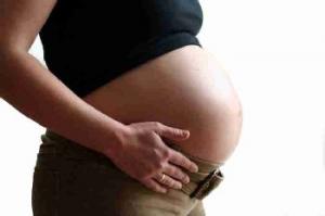ABORTO: ASSOLTI MEDICO E OSTETRICA