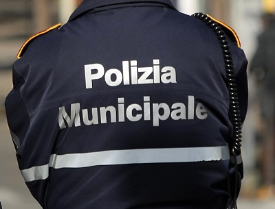 Ischia, rubava i soldi delle multe: arrestato maresciallo della Polizia Municipale