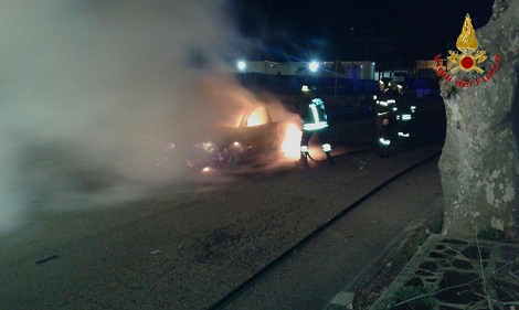 Avellino, due veicoli in fiamme sulla Stradale Olfantina