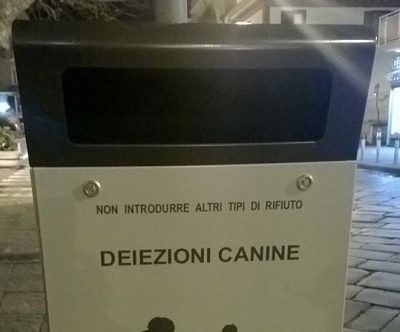 Marigliano: installati cestini per le deiezioni canine
