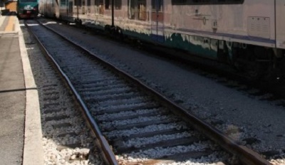 Choc a Casalnuovo, 20enne investita da treno