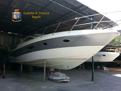 Napoli, contrasto alla criminalità organizzata: sequestrato yacht di lusso