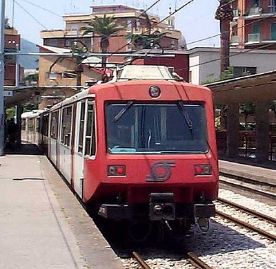 Circumvesuviana, interrotta Napoli-Baiano: disagi per i pendolari