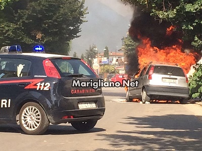 Cimitile, auto in fiamme in via Nazionale delle Puglie