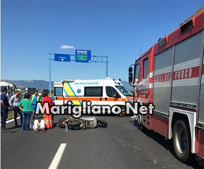 Pomigliano, scontro in moto sulla Ss 162: corsa in ospedale per il conducente