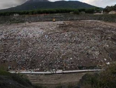 Choc al Parco Nazionale del Vesuvio, discarica da 400mila mc: interrata anche automobile