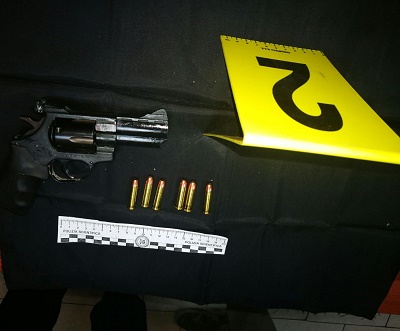 Nascondeva revolver e munizioni, 51enne arrestato a Napoli