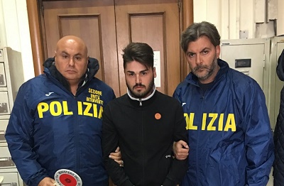 Detenzione illegale di armi, 20enne arrestato a Napoli