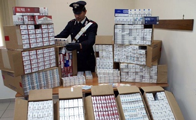 Napoli, contrabbando sigarette: maxi sequestro e doppio arresto