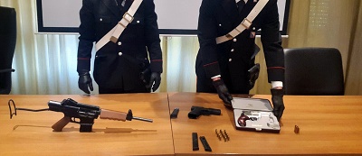 Arsenale scoperto dai Carabinieri di Castel Cisterna, 32enne in manette