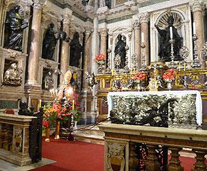 Napoli, a Ferragosto  resta aperto il museo del Tesoro di San Gennaro.